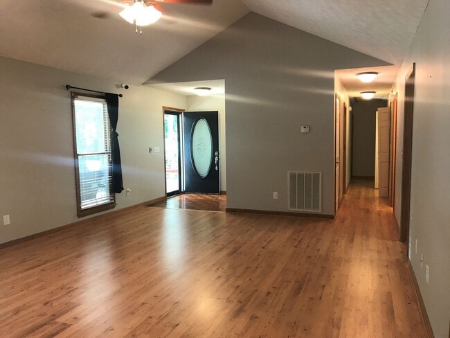 Photo - Stunning 3 Bedroom Home with Bonus Room