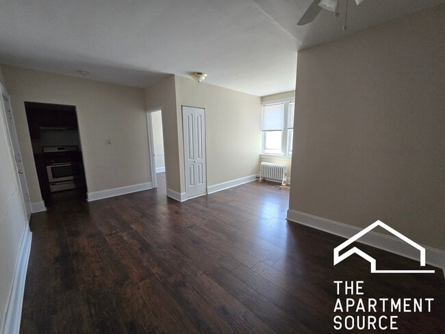 Building Photo - 1333 W Birchwood Ave