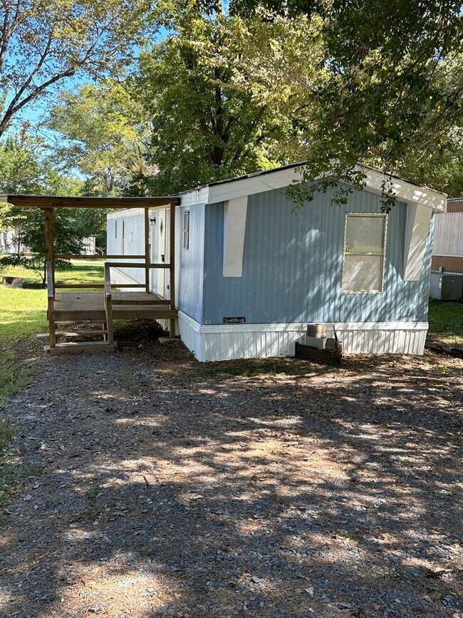 3 Bed 2 Bath Haughton Home - 3 Bed 2 Bath Haughton Home