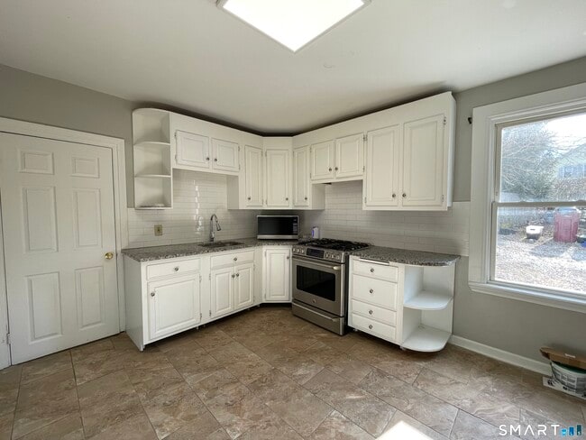 Photo - 98 Carroll St