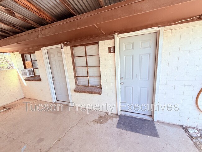 3274 E Benson Hwy