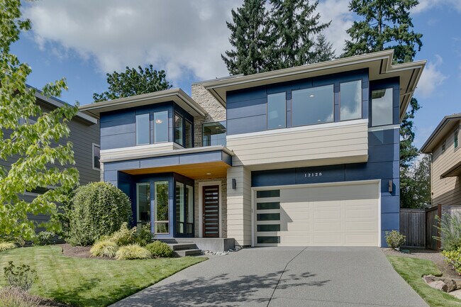 Stunning 4 Bedroom Kirkland Home For Rent! - Stunning 4 Bedroom Kirkland Home For Rent!