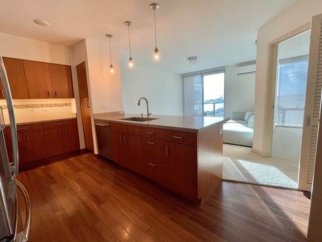 Photo - 1 bed/1 bath/ 1 parking Keauhou Place