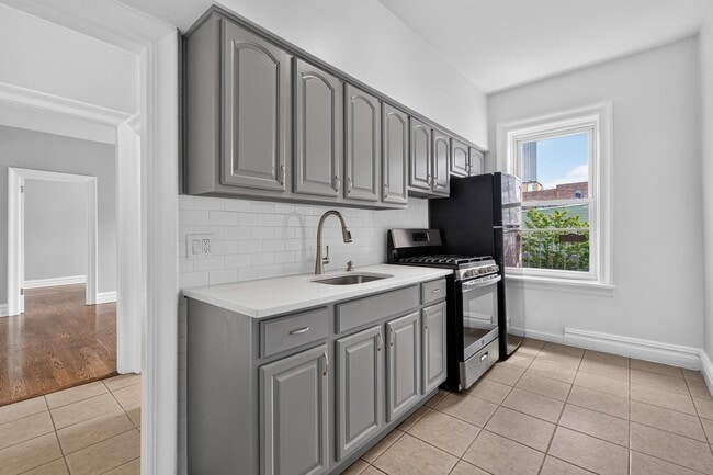 Building Photo - 55 Corbin Ave Unit 43