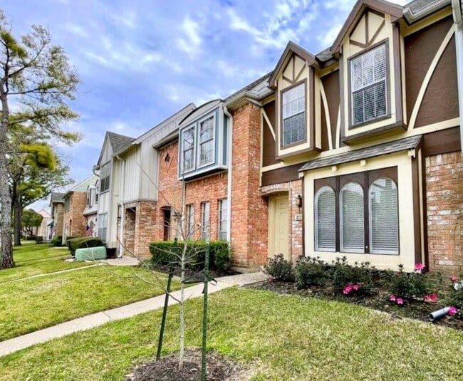 Photo - 11002 Hammerly Blvd Condo Unit 202