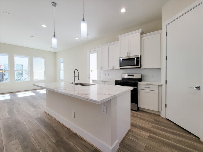 Photo - 5931 Beall St