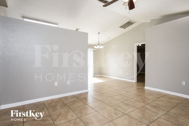 Photo - 620 Robin Ln