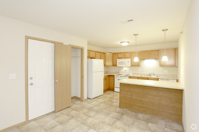 Interior Photo - Main &amp; Veterans Crossing Rental