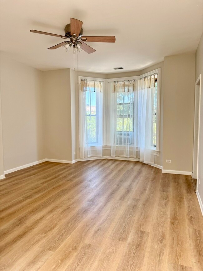 Photo - 750 S Oakley Blvd Unit 3