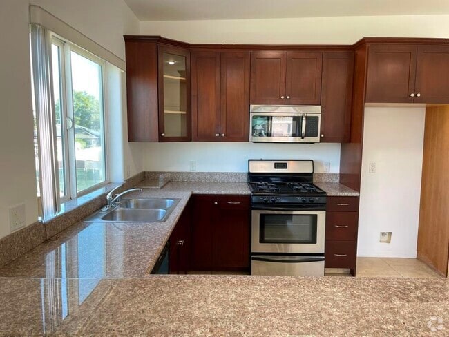 Building Photo - 6714 Balboa Blvd Unit 3 Rental