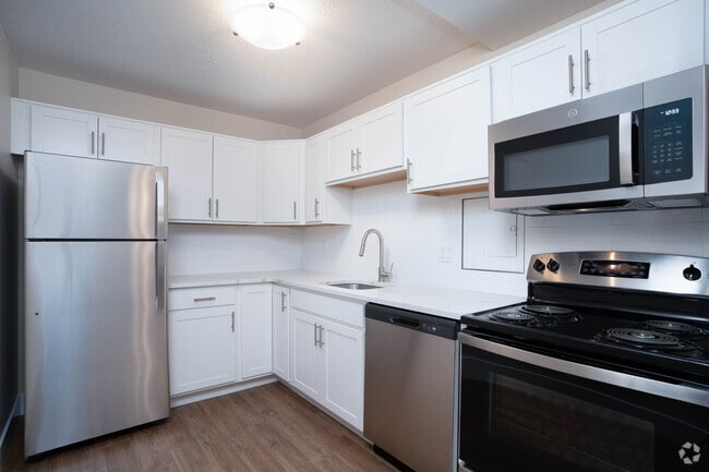 2BD, 1BA - 960SF - Kitchen