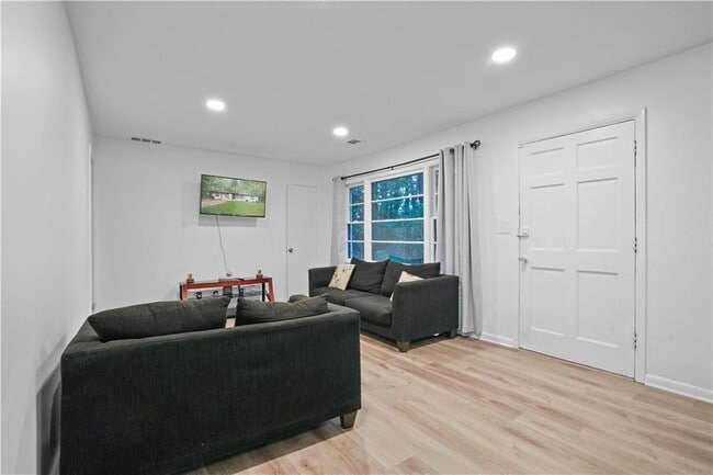 Photo - 1847 Elmwood Dr