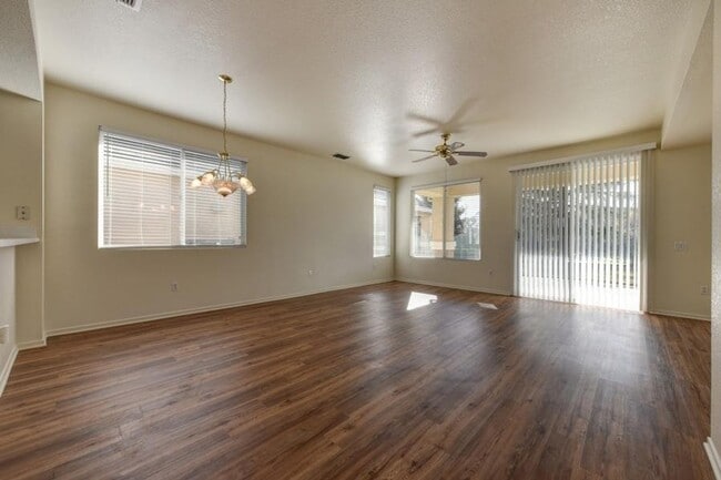 Photo - Cute 2bd/2ba home in 55+ Sun City Roseville