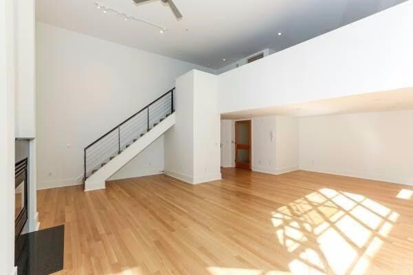 Photo - 520 6th St Unit 5