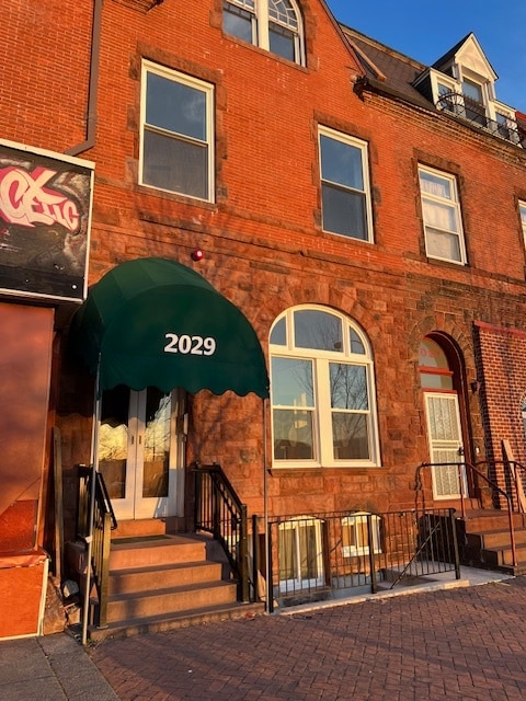 Fully Restored 1881 Row House