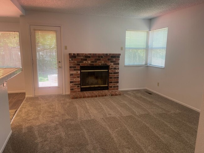 Photo - Lakeside area 3 bedroom, 2.5 bath home