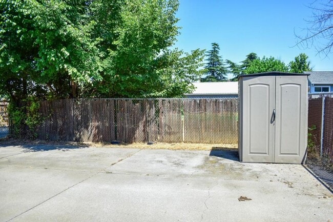 Photo - 926 Mount Pitt Ave