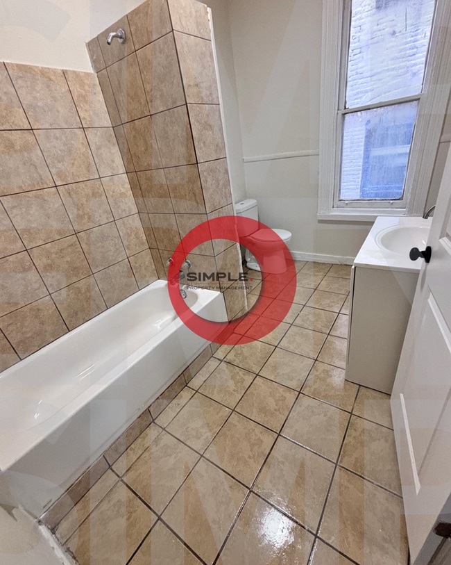 Photo - 230 N 4th St Unit Apartment 2