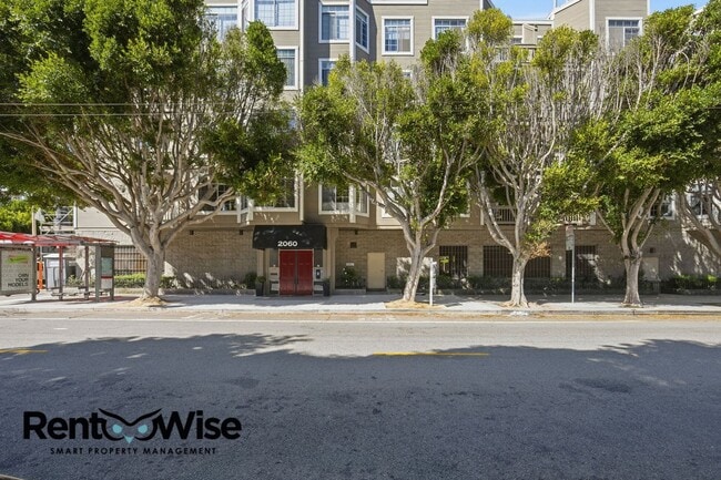 Building Photo - 2060 Sutter St Unit 303