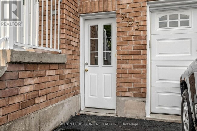 Photo - 203 John St W