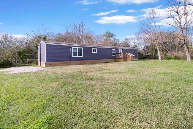 Building Photo - 6506 N Martin Luther King Ave