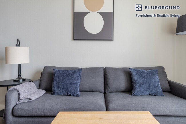 Photo - 3560 Rambla Pl Unidad FL3-ID1948