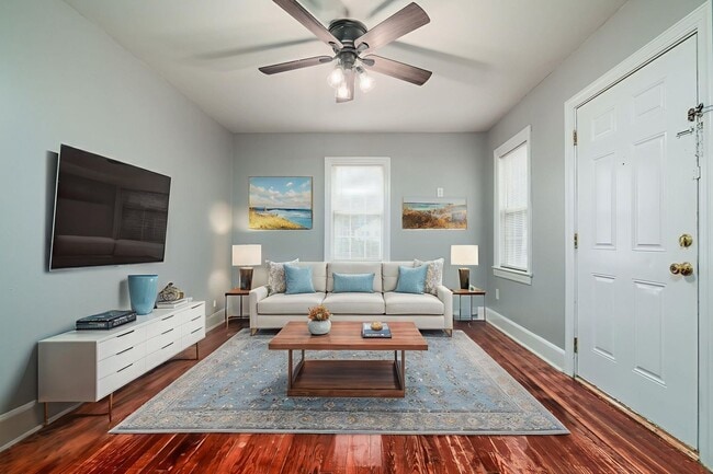 Building Photo - Discover Your New Everyday Haven in Hanahan!