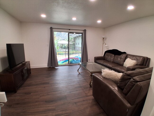 Photo - 724 W 1720 N