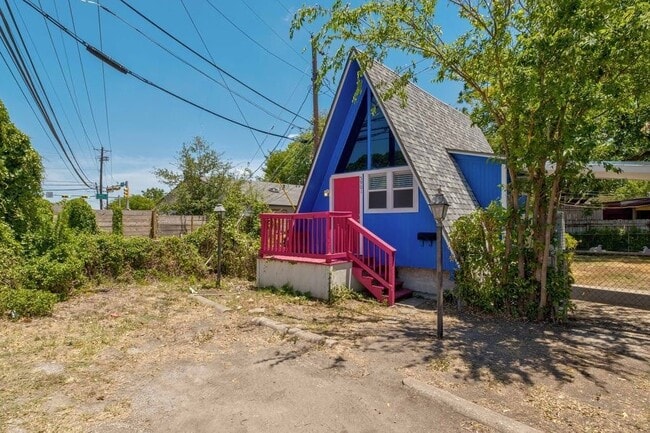 Photo - 1300 Yorkshire Dr