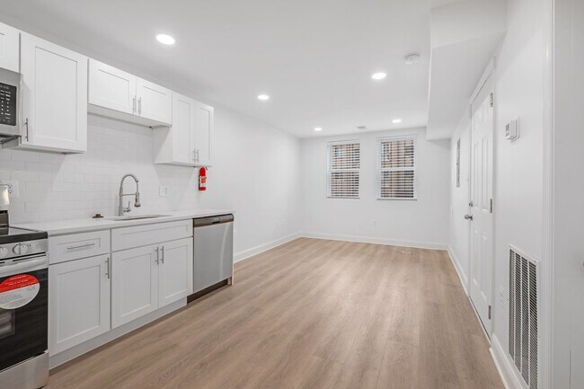 Photo - Newly Renovated 1 BR/1 BA Apartment in Ana... Unidad ( B)