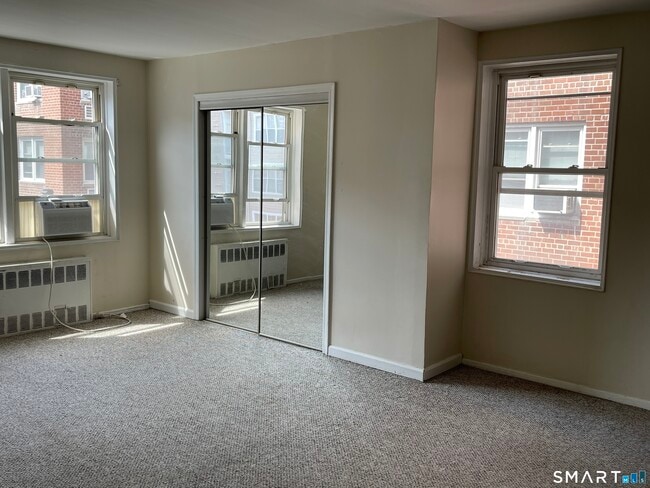 Photo - 39 Glenbrook Rd Unit 3R