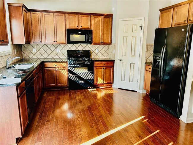 Photo - 306 Knelston Oak Dr NE