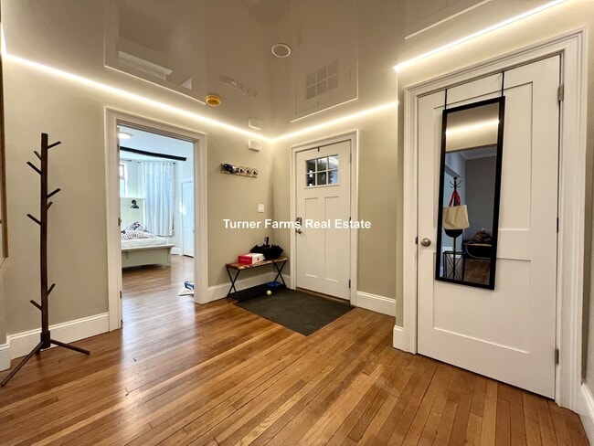 Photo - 179 Babcock St