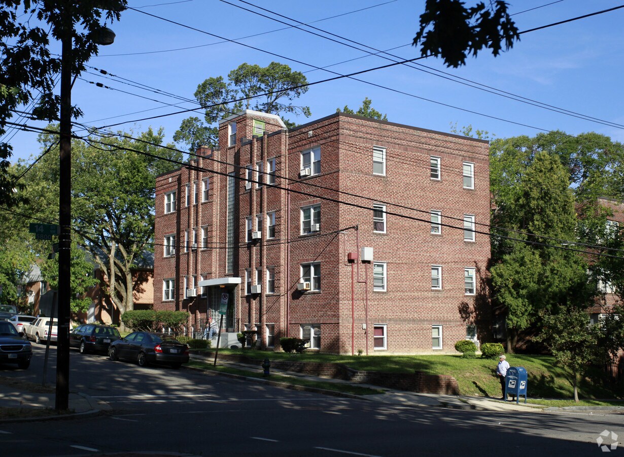 Photo - 1401 Oglethorpe St NW Apartments