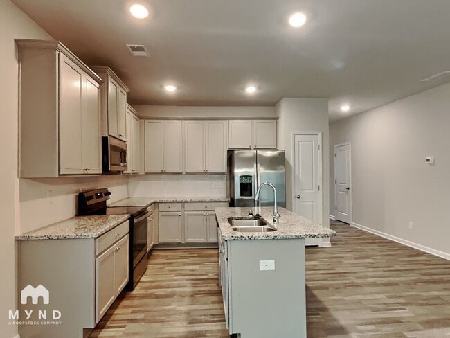 5091 Lower Elm St