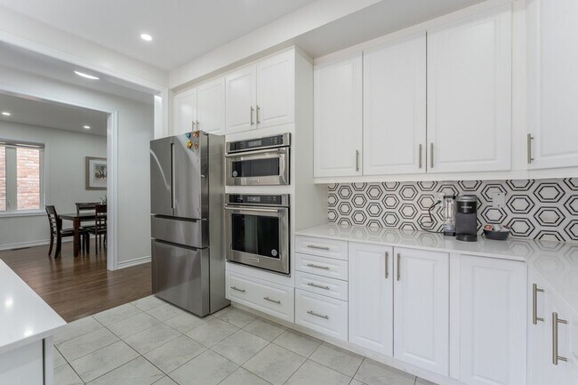 Photo - 18 Dotchson Ave Unit SI ID1504516P