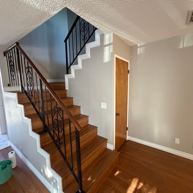 Photo - 17632 Los Alimos St