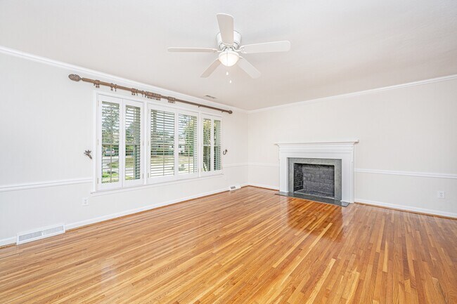 Photo - 1791 Dunbarton Dr