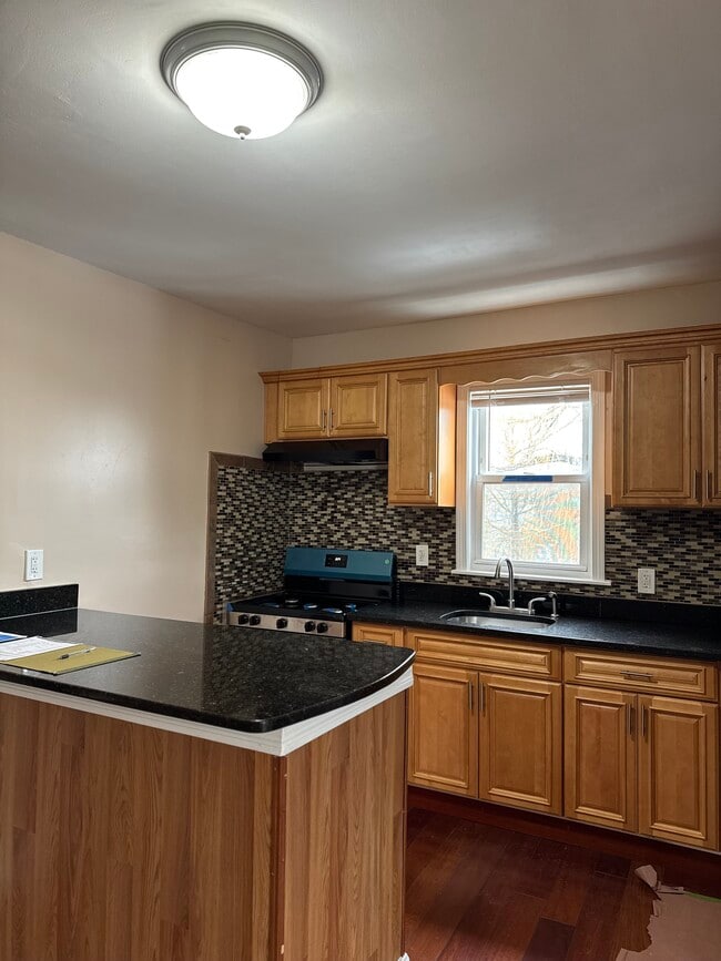 Photo - 14 School St Unidad B