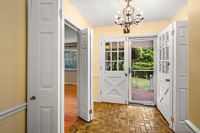 Photo - 2180 Cross Hwy