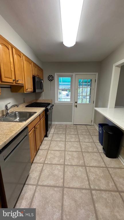 Photo - 8676 Oak Rd