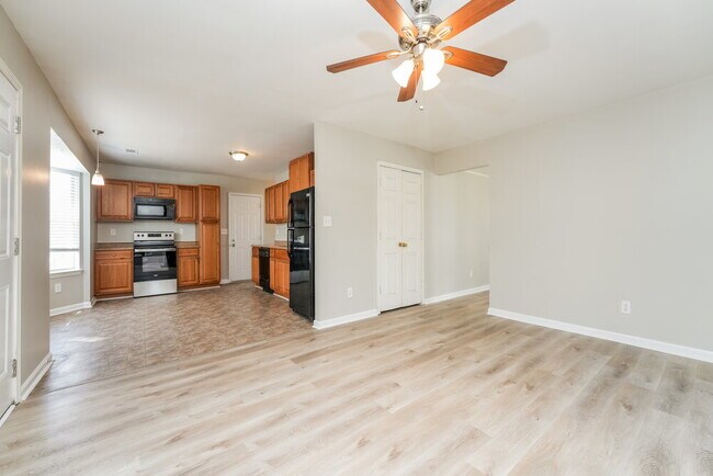 Photo - 3213 Kings Glen Dr