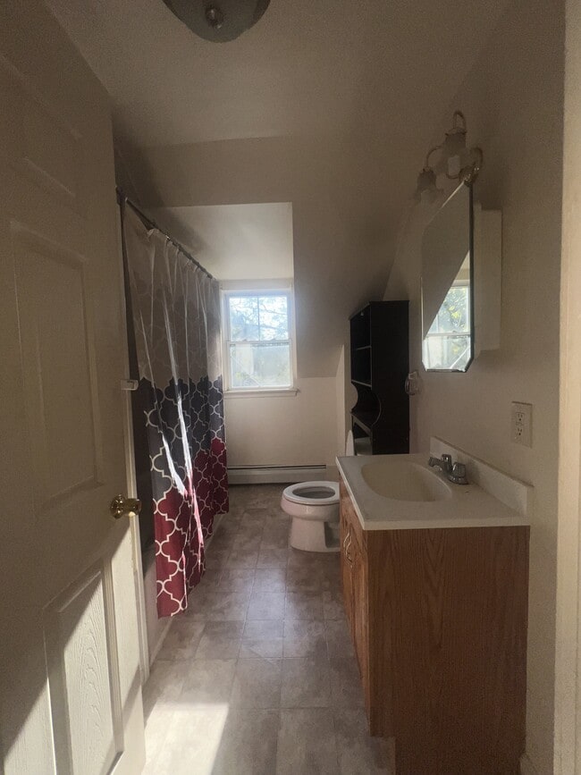 Photo - 215 W Court St Unit 3