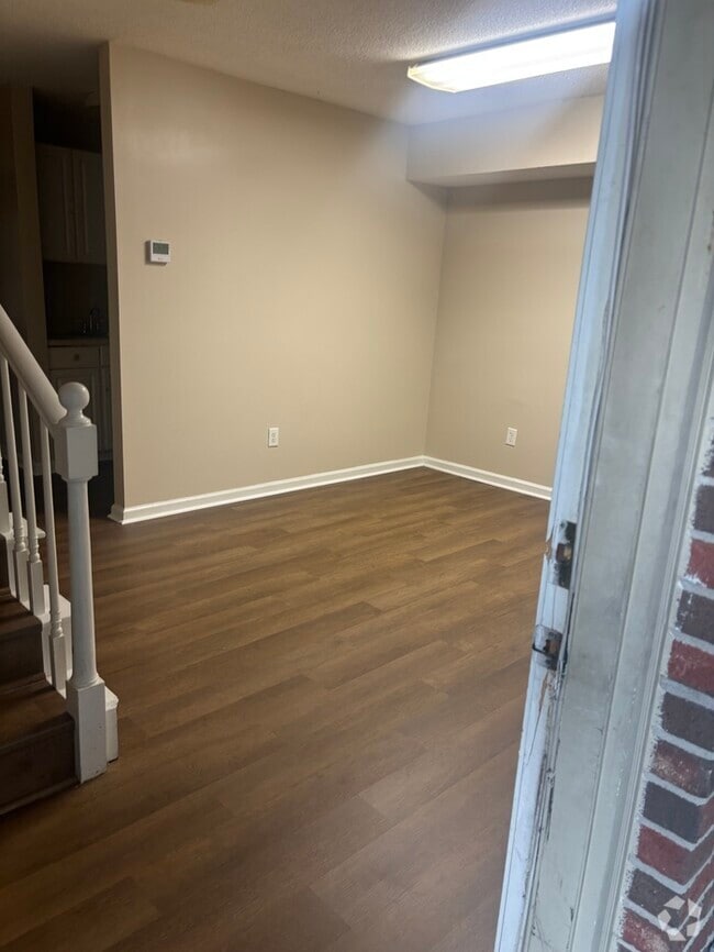 Building Photo - 826 Shull St Rental