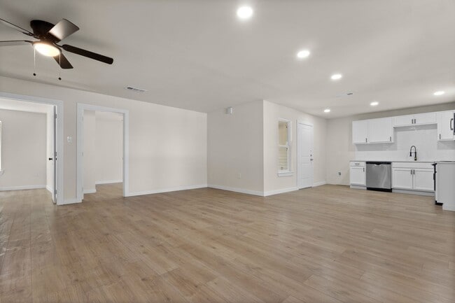 Photo - Lease Opportunity in Arlington!