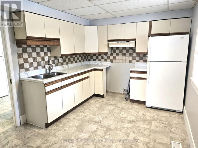Photo - 278 Egremont St N