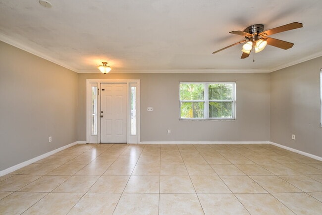 Photo - 5595 Sunrise Dr