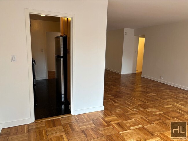 Photo - Fourth Avenue Unidad 17A