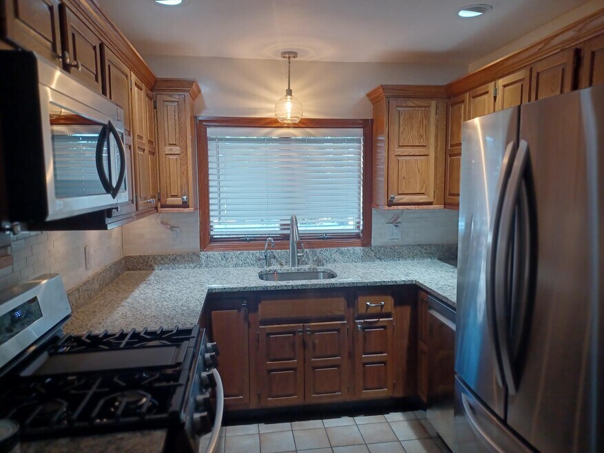 Modern Kitchen SS Appliances