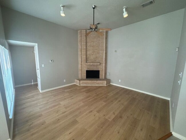 Photo - 2038 Woodland Hills Dr